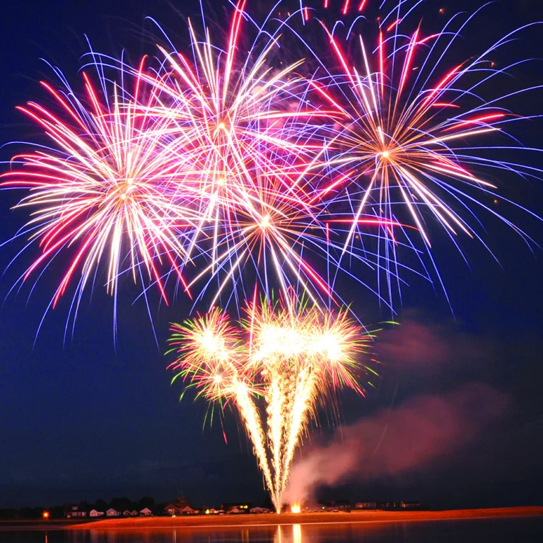 A Magnificent Memorial by Heavenly Stars Fireworks