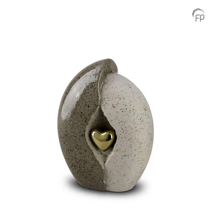 Ceramic medium urn