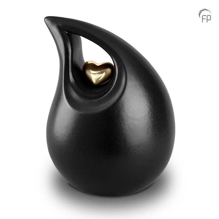 Ceramic urn