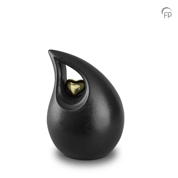 Ceramic medium urn