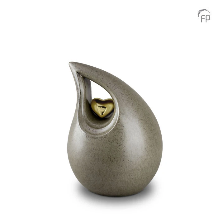 Ceramic medium urn