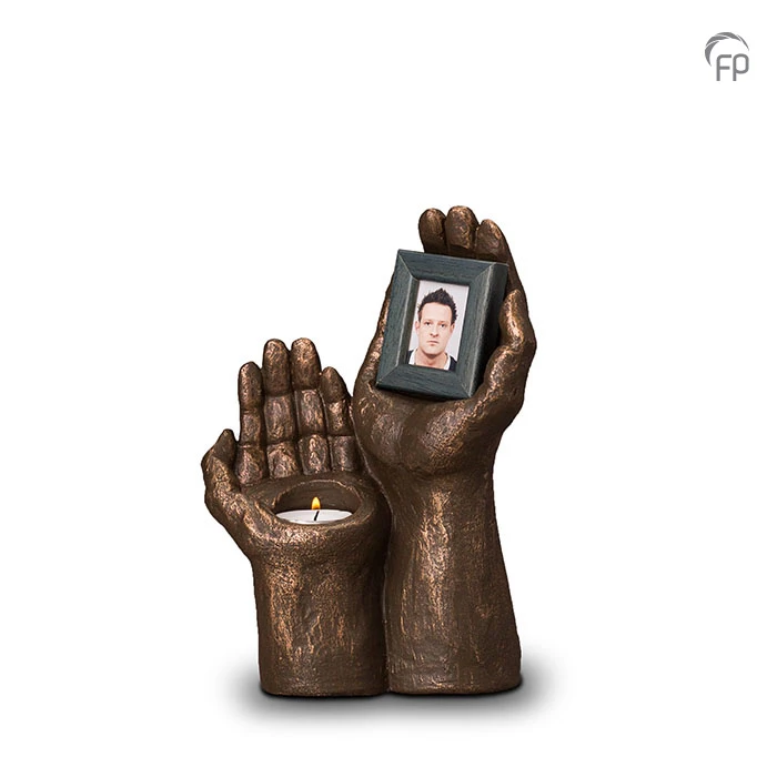 Ceramic urn bronze