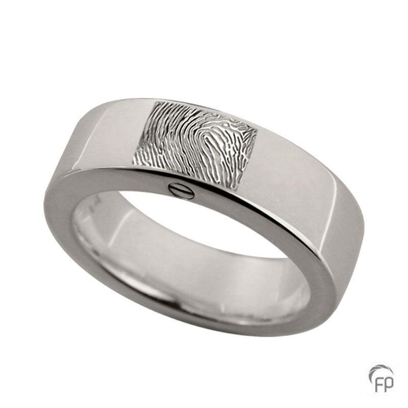 Atlantis ash jewellery ring glossy with fingerprint